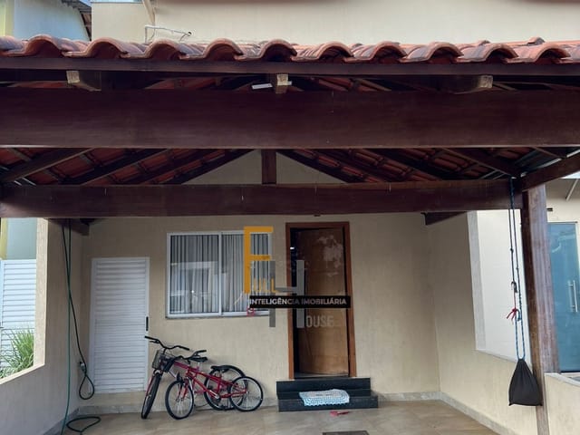 Sobrado 3 quartos e 3 banheiros, à venda, no bairro Residencial Flórida em Goiânia
