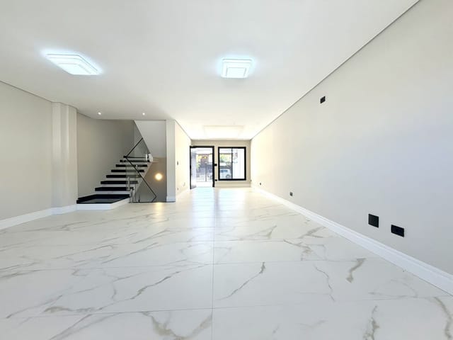 Sobrado com 237m² 3 quartos e 4 banheiros, à venda, no bairro Aristocrata em São José dos Pinhais