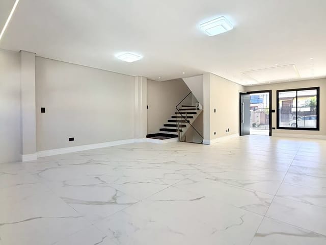 Sobrado com 237m² 3 quartos e 4 banheiros, à venda, no bairro Aristocrata em São José dos Pinhais