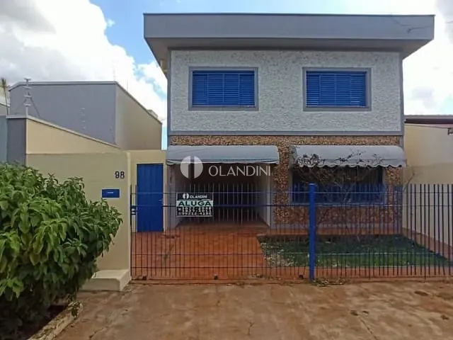Sobrado com 300m² 3 quartos e 2 banheiros, à venda, no bairro Jd José Alves Carneiro em Artur Nogueira