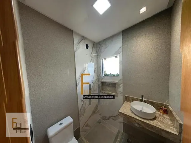 Sobrado com 180m² 3 quartos e 2 banheiros, à venda, no bairro Garavelo Residencial Park em Aparecida de Goiânia