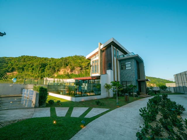 Sobrado com 420m² 3 quartos e 4 banheiros, à venda, no bairro Ressacada em Itajaí