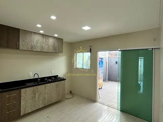 Sobrado 2 quartos e 3 banheiros, à venda, no bairro Rio Pequeno em Camboriú