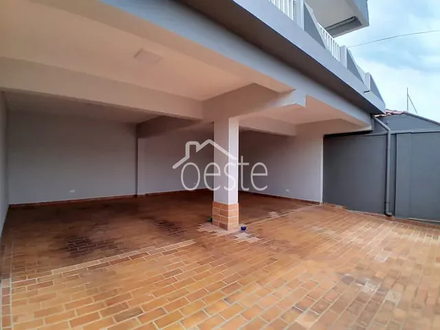 Sobrado com 366m² 3 quartos e 4 banheiros, à venda ou para alugar, no bairro Jardim Boa Vista em Santa Bárbara D'Oeste