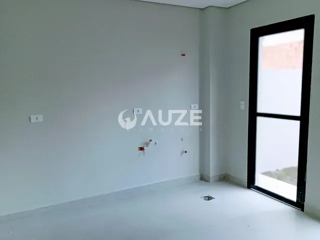 Sobrado com 169m² 2 quartos e 3 banheiros, à venda, no bairro Santa Cândida em Curitiba