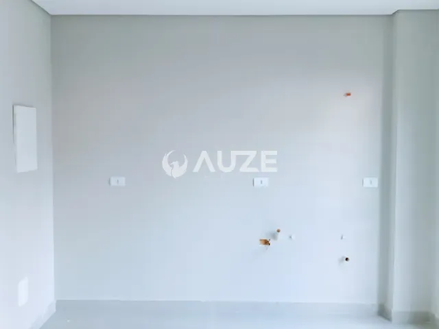 Sobrado com 169m² 2 quartos e 3 banheiros, à venda, no bairro Santa Cândida em Curitiba