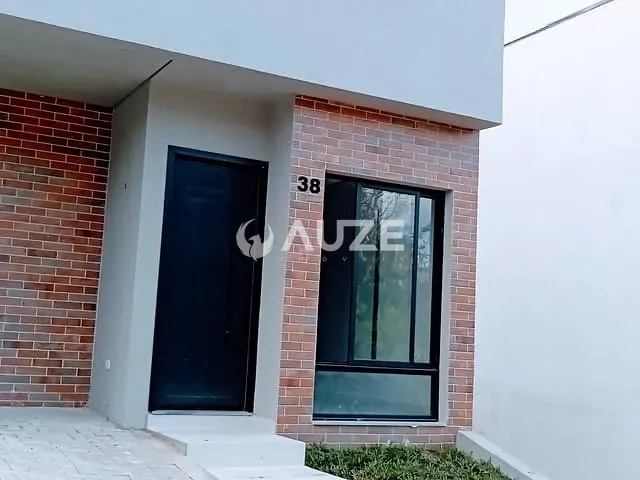 Sobrado com 169m² 2 quartos e 3 banheiros, à venda, no bairro Santa Cândida em Curitiba