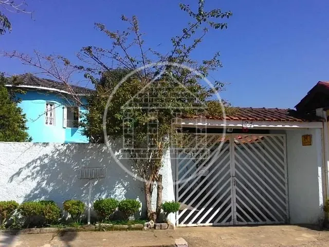 Sobrado com 500m² 3 quartos e 2 banheiros, à venda, no bairro Parque do Terceiro Lago em São Paulo