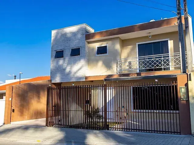 Sobrado com 340m² 4 quartos e 4 banheiros, à venda, no bairro Boqueirão em Curitiba