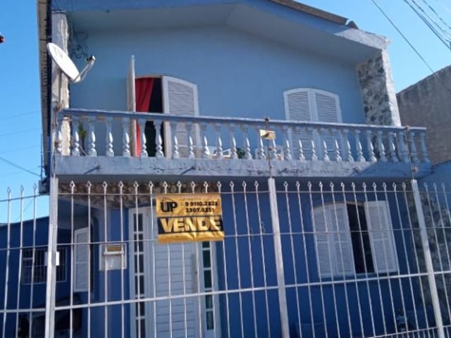 Casa com 160m² 3 quartos e 1 banheiro, à venda, no bairro Centro em Pelotas