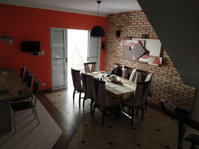 Sobrado com 300m² 4 quartos e 5 banheiros, à venda, no bairro Parque São Lucas em São Paulo