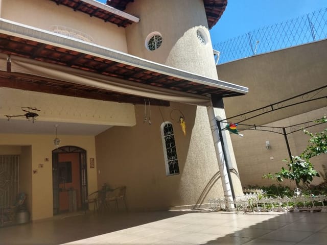 Sobrado com 300m² 4 quartos e 5 banheiros, à venda, no bairro Parque São Lucas em São Paulo