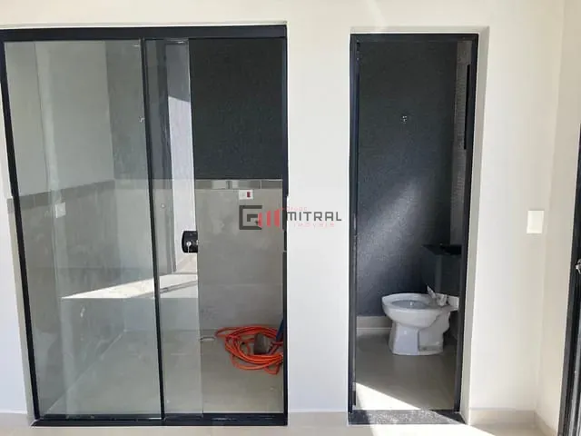 Sobrado com 263m² 3 quartos e 5 banheiros, à venda ou para alugar, no bairro Gleba Simon Frazer em Londrina