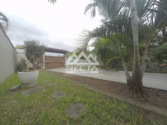 Sobrado com 500m² 4 quartos e 4 banheiros, à venda, no bairro Porto Novo em Caraguatatuba