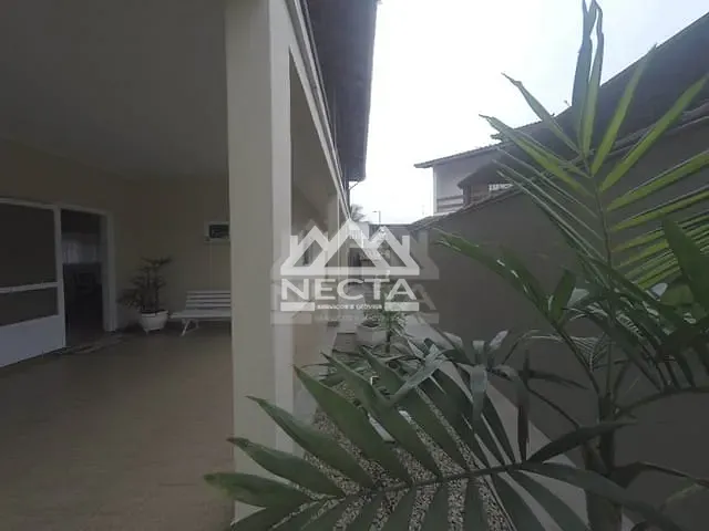 Sobrado com 500m² 4 quartos e 4 banheiros, à venda, no bairro Porto Novo em Caraguatatuba