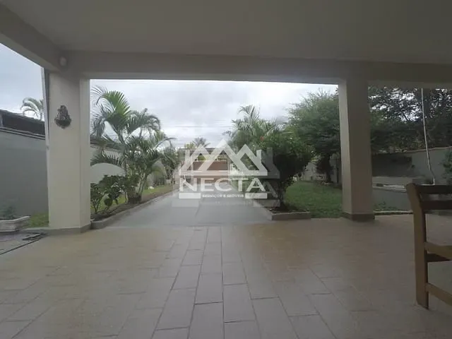 Sobrado com 500m² 4 quartos e 4 banheiros, à venda, no bairro Porto Novo em Caraguatatuba