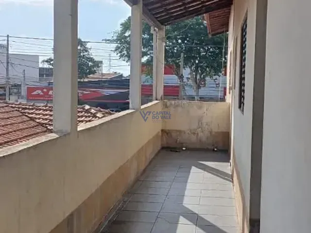 Sobrado com 300m² 3 quartos e 2 banheiros, à venda ou para alugar, no bairro Cidade Morumbi em São José dos Campos
