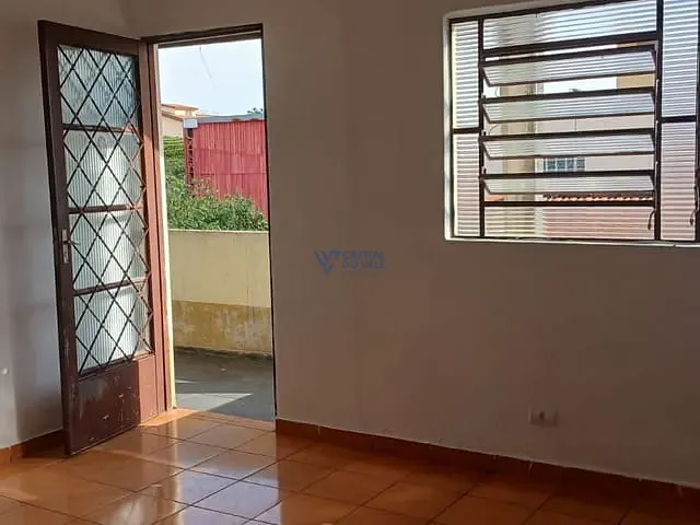 Sobrado com 300m² 3 quartos e 2 banheiros, à venda ou para alugar, no bairro Cidade Morumbi em São José dos Campos