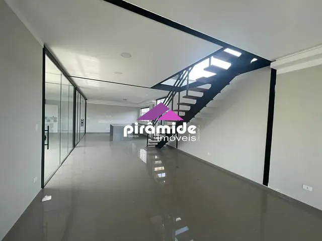 Sobrado com 300m² 4 quartos e 4 banheiros, à venda, no bairro Jardim Santa Tereza em Taubaté