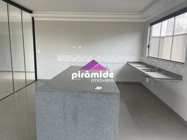 Sobrado com 300m² 4 quartos e 4 banheiros, à venda, no bairro Jardim Santa Tereza em Taubaté