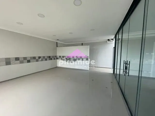 Sobrado com 300m² 4 quartos e 4 banheiros, à venda, no bairro Jardim Santa Tereza em Taubaté