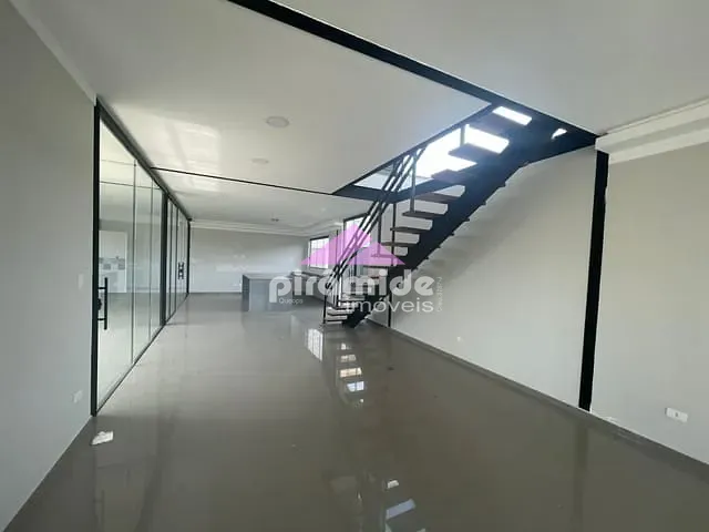 Sobrado com 300m² 4 quartos e 4 banheiros, à venda, no bairro Jardim Santa Tereza em Taubaté