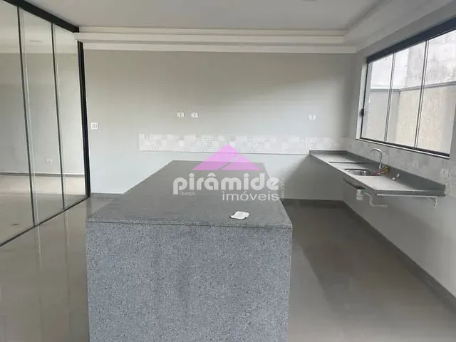 Sobrado com 300m² 4 quartos e 4 banheiros, à venda, no bairro Jardim Santa Tereza em Taubaté