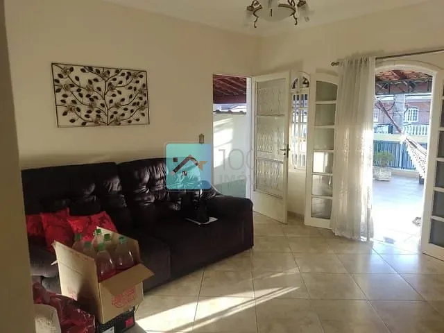 Sobrado com 250m² 4 quartos e 2 banheiros, à venda, no bairro Bosque dos Eucaliptos em São José dos Campos