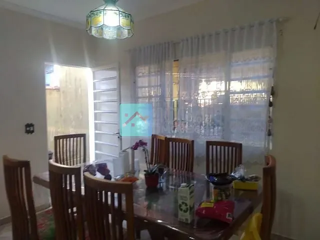 Sobrado com 250m² 4 quartos e 2 banheiros, à venda, no bairro Bosque dos Eucaliptos em São José dos Campos