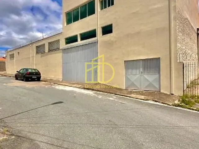 Sobrado 5 quartos e 4 banheiros, à venda, no bairro Vila Barão em Sorocaba