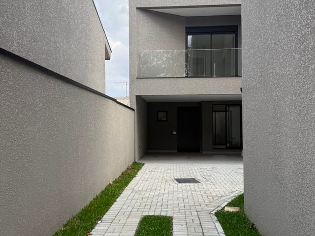 Sobrado com 160m² 3 quartos e 4 banheiros, à venda, no bairro Jardim das Américas em Curitiba