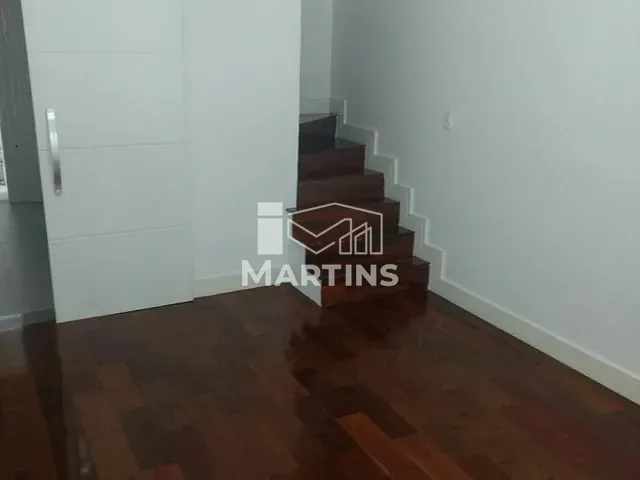 Sobrado 2 quartos e 1 banheiro, à venda, no bairro Jardim Henriqueta em Taboão da Serra