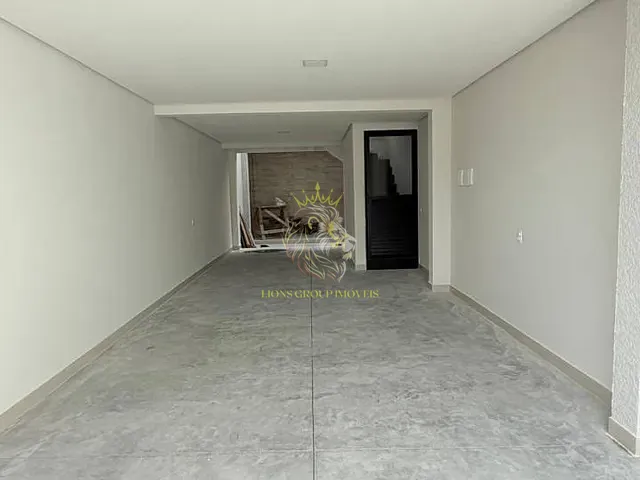 Sobrado 2 quartos e 3 banheiros, à venda, no bairro Santa Regina em Camboriú