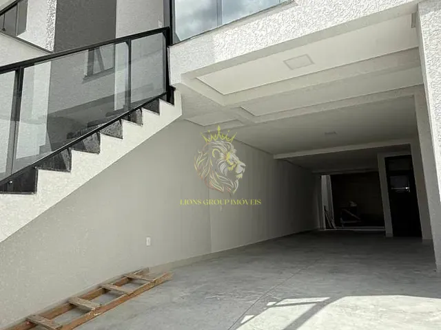 Sobrado 2 quartos e 3 banheiros, à venda, no bairro Santa Regina em Camboriú