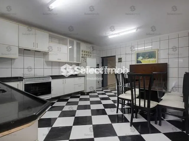 Sobrado com 390m² 4 quartos e 3 banheiros, à venda, no bairro Jardim Guapituba em Mauá