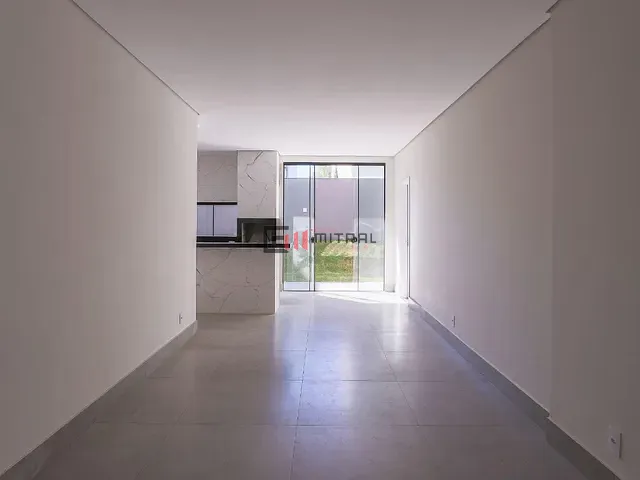 Sobrado 3 quartos e 4 banheiros, à venda, no bairro Gleba Simon Frazer em Londrina