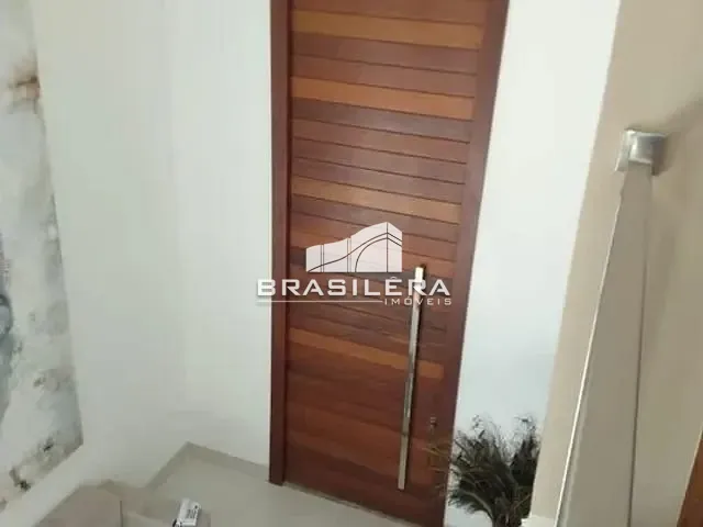 Casa com 410m² 4 quartos e 5 banheiros, à venda, no bairro Jardins Madri em Goiânia