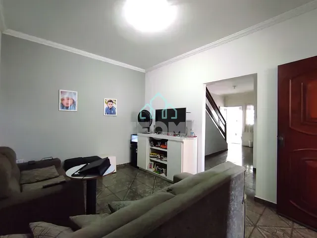 Sobrado com 125m² 3 quartos e 2 banheiros, à venda, no bairro Parque Senhor do Bonfim em Taubaté