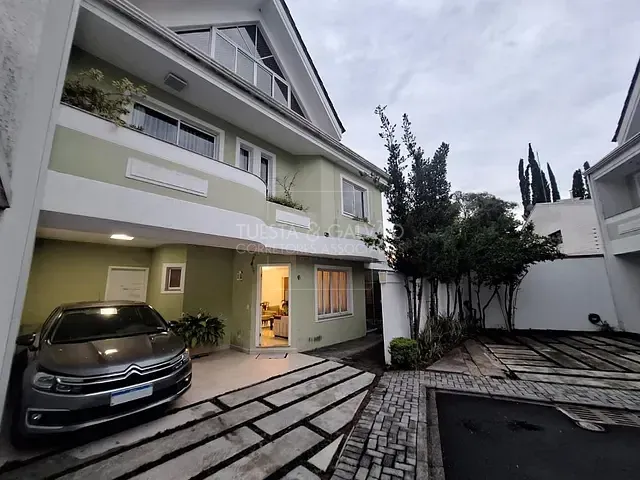 Sobrado com 189m² 4 quartos e 4 banheiros, à venda, no bairro Jardim das Américas em Curitiba