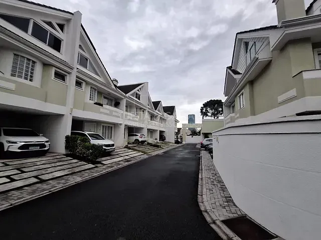 Sobrado com 189m² 4 quartos e 4 banheiros, à venda, no bairro Jardim das Américas em Curitiba
