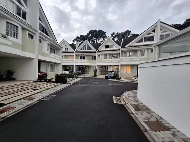 Sobrado com 189m² 4 quartos e 4 banheiros, à venda, no bairro Jardim das Américas em Curitiba