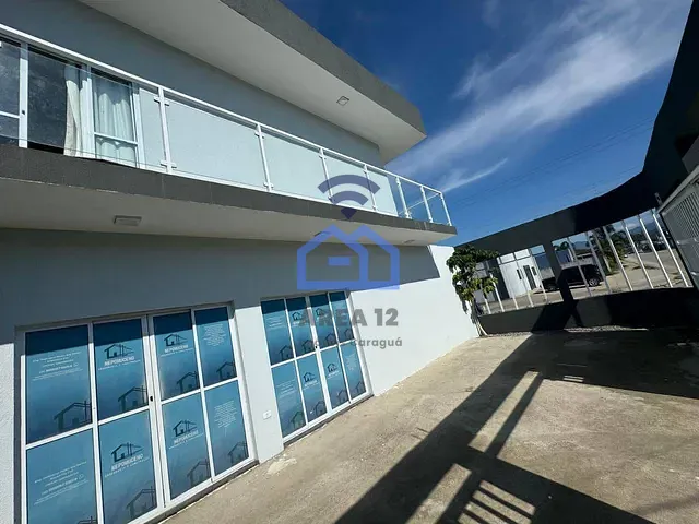 Sobrado com 125m² 1 quarto e 2 banheiros, à venda, no bairro Golfinhos em Caraguatatuba