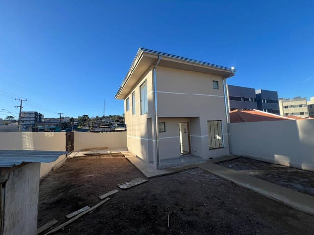 Foto do Sobrado - SOBRADO DE ESQUINA COM 03 DORMITÓRIOS NO GUARANI EM COLOMBO POR R$ 450.000,00 | Azos imóveis