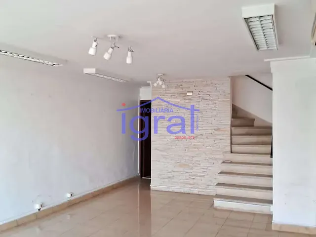 Sobrado com 150m² 5 quartos e 2 banheiros, à venda ou para alugar, no bairro Jabaquara em São Paulo