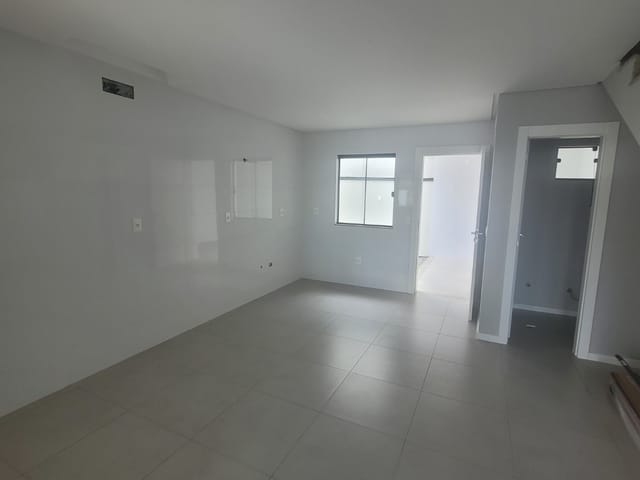 Sobrado com 141m² 2 quartos e 2 banheiros, à venda, no bairro Nova Esperança em Balneário Camboriú