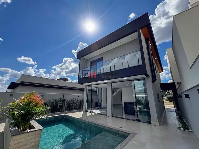 Sobrado com 251m² 3 quartos e 2 banheiros, à venda, no bairro Conjunto Habitacional Alexandre Urbanas em Londrina