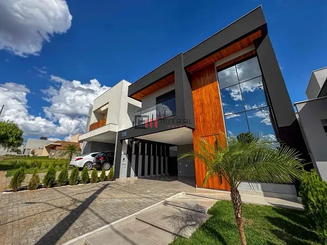 Sobrado com 251m² 3 quartos e 2 banheiros, à venda, no bairro Conjunto Habitacional Alexandre Urbanas em Londrina