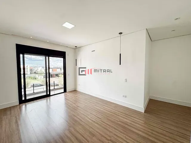 Sobrado com 251m² 3 quartos e 2 banheiros, à venda, no bairro Conjunto Habitacional Alexandre Urbanas em Londrina