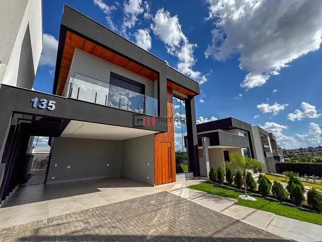Sobrado com 251m² 3 quartos e 2 banheiros, à venda, no bairro Conjunto Habitacional Alexandre Urbanas em Londrina