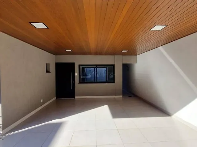 Sobrado com 159m² 3 quartos e 4 banheiros, à venda, no bairro Carandá Bosque em Campo Grande